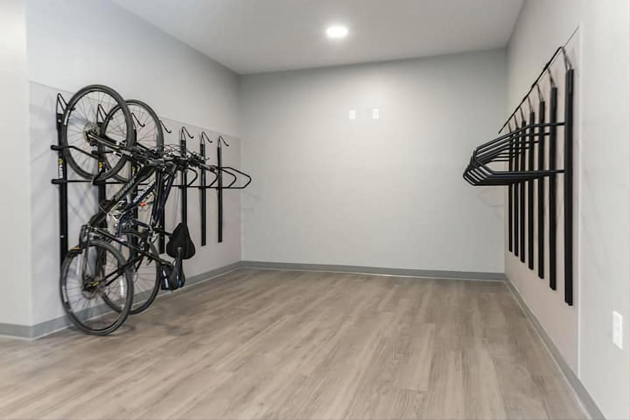 Modern Dwntwn 1 Bdrm Apt Pool Gym Free Parking Indianapolis Eksteriør bilde